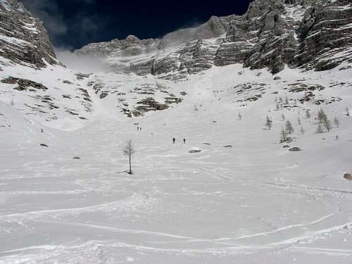 Ski route to the notch Forca de la Val