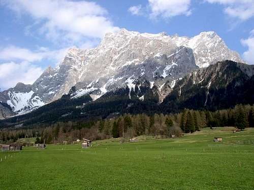 Zugspitze seen from Ehrwald /...