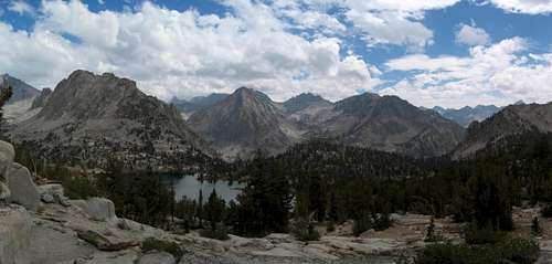 Panorama of East Vidette from Kearsarge Pass Trail