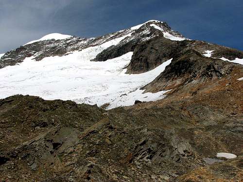 Simonyspitze, 3488m seen from the approach to SE ridge.