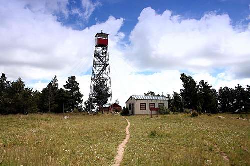 Hillsboro Peak ranger station and lookout tower