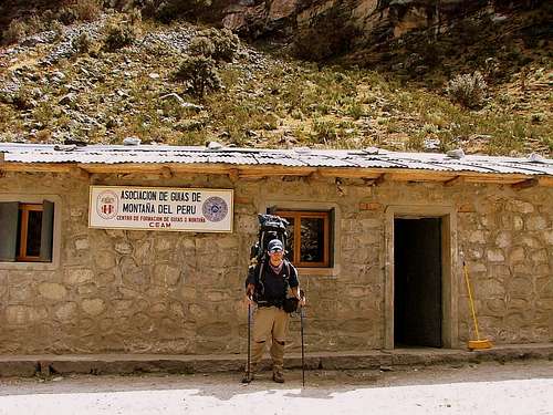 Vallunaraju, Cordillera Blanca, Peru.