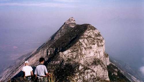 East side of Pico Pirámide...