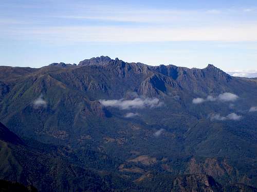 A beautiful overview to PN Itatiaia from Mina...