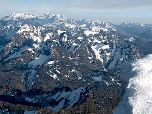 Huayna Potosi, 09/03/2007, view from the top to the Cordillera real (Condoriri...)