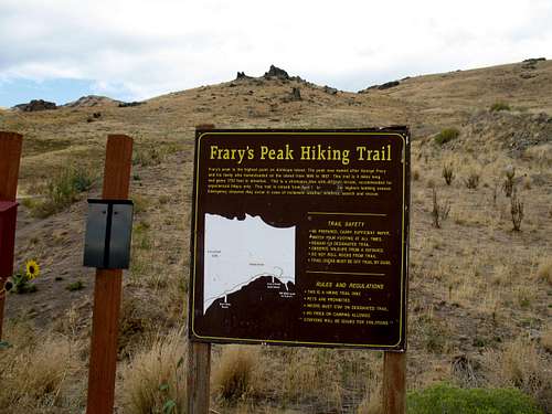 Trail sign for Frary Peak
