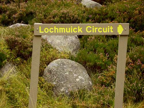 Loch Muick circuit sign