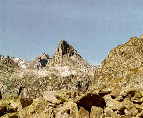 Pain du Sucre (2972m) seen...