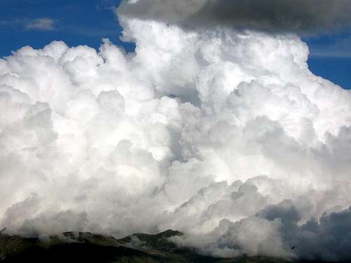 Clouds around Monte Alto