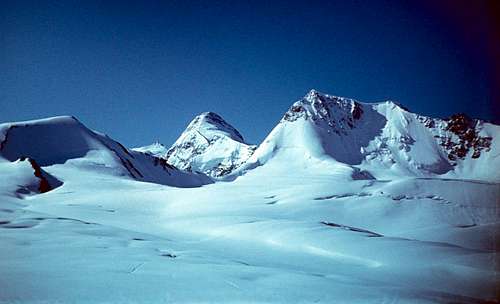 Gestola (4860 m) and Lyalver (4350 m), West Aspect