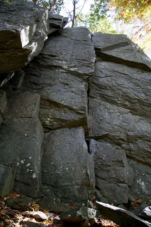 Carderock-- Jungle Cliff-- Sterling's Crack (5.7) and Neighbors