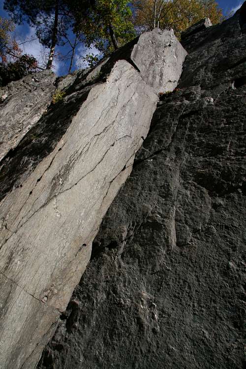 Carderock-- Hades Heights-- Butterfly (5.9) and Neighbors