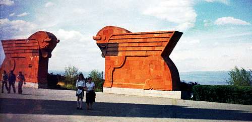 Sardarapat Memorial, Armenia