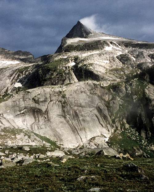 Mount Asgard, Valhallas