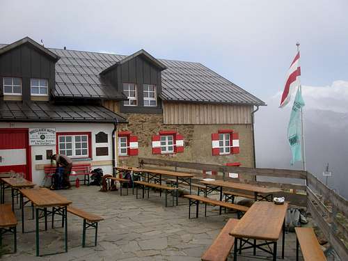 Breslauer Hütte terrasse