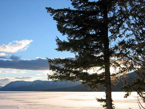 Beatiful Lake McDonald in Winter