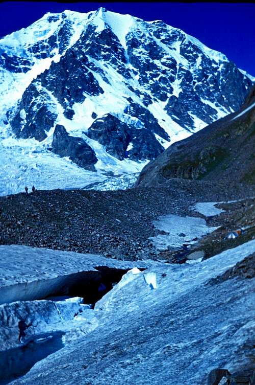 Dychsu Glacier moraine bivvy and Shkhara