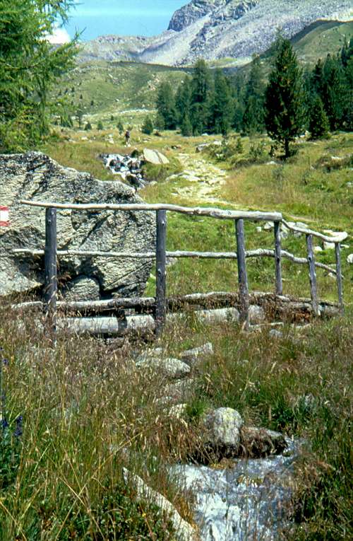 Ascending Zay valley to Düsseldorfer hut