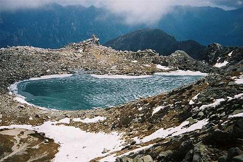 Lac de Bastani, May 2002