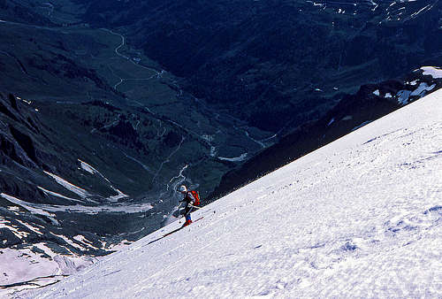 Skiing down from the summit of Fuscherkarkopf