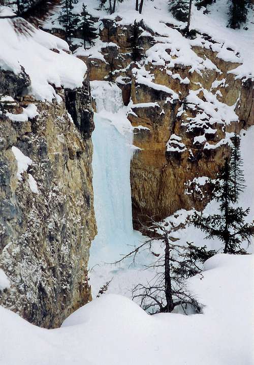 Middle Pitch of Sunwapta Falls - Right Drainage