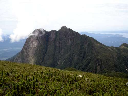 Pico Parana seen from Pico Caratuva