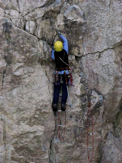Aid climbing on Kecske-hegy
