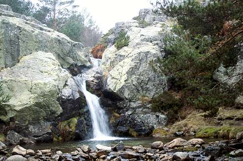 Waterfall along Arroyo de las Guarramillas