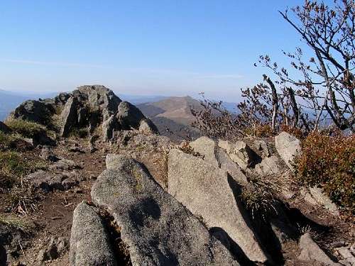 Rocky ridge of Osadzki Wierch (1253 m)