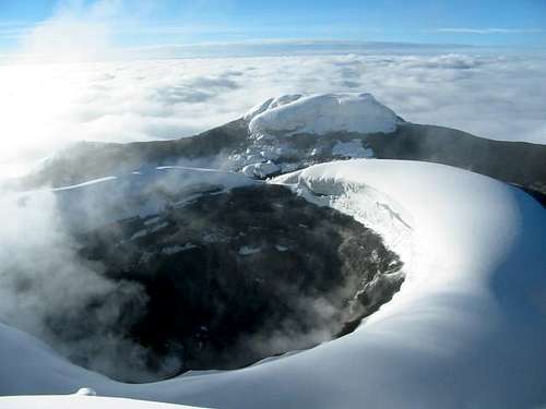 Cotopaxi Crater smells of...