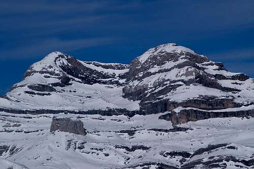 Monte Perdido and Pico de Añisclo from the SE-S
