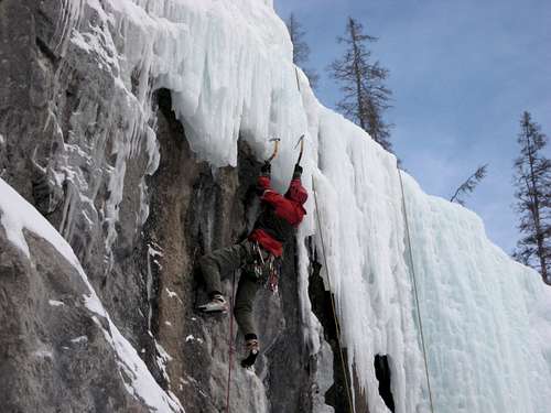 Eric going onto ice from rock in good style