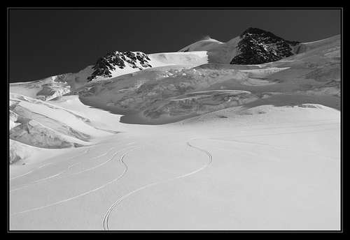 Skiprints under Wildspitze North Face