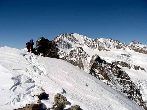 The summit with the Bran Paradiso in the background.