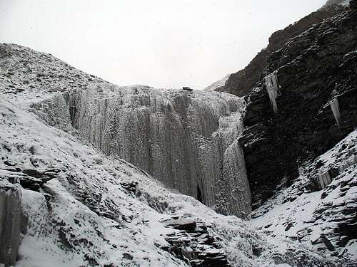 20-25m high frozen waterfall
