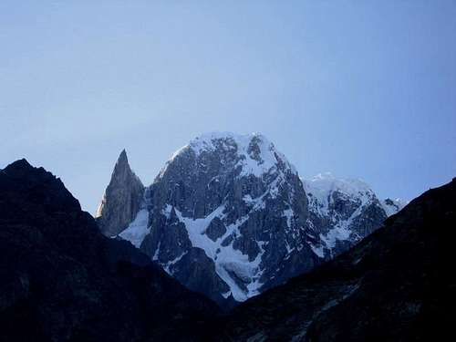 Bojoahaghur Dunasir (7329-M/24044-f) & Lady Finger (5950-M), Karakoram, Pakistan