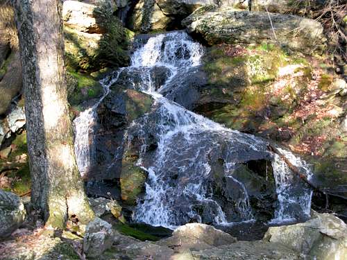a mini waterfall along the Jessup Trail