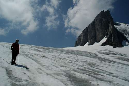 Gross Spannort 3198m and glacier