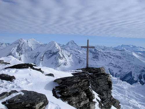 Summit cross Wildstrubel / Grossstrubel 3243m
