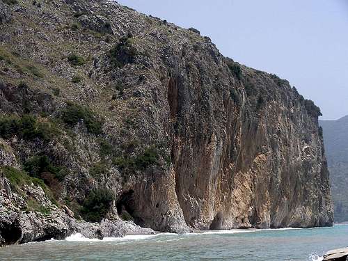 The Molpa cliff