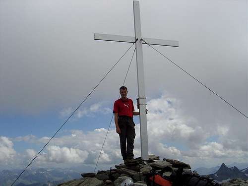 Summit cross Gross Muttenhorn 3099m