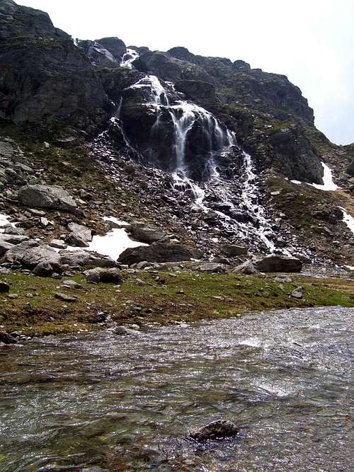 Water fall from Lago Nero