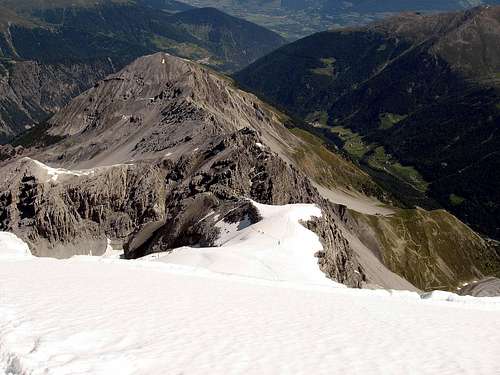 The Tabaretta ridge and the valley of Solda.