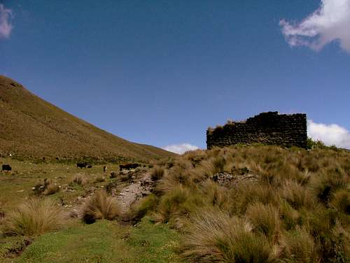 Approaching to Paredones, Inca Trail. Ecuador.