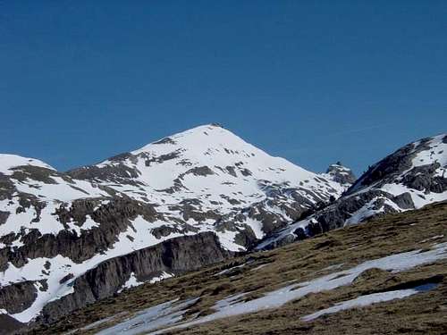 The peak of Petrechema from...