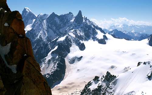 From Dent Du Geant to the grandes jorasses,glacier du geant on the right.