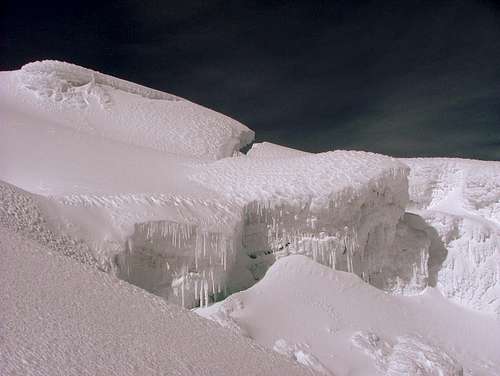 Cravasse and icecles. Cotopaxi.