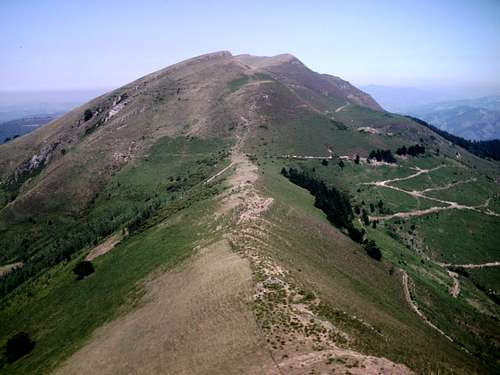 Ganekogorta (998m) from Gallarraga (902m)