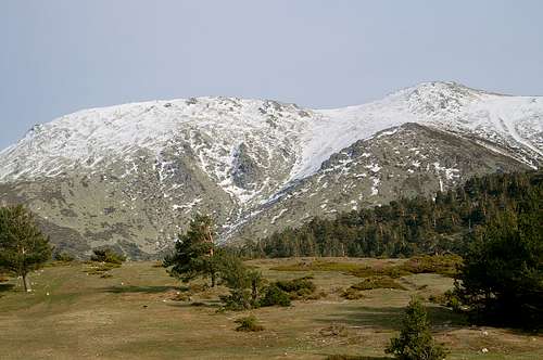 Cabezas de Hierro from near Refugio El Pingarrón
