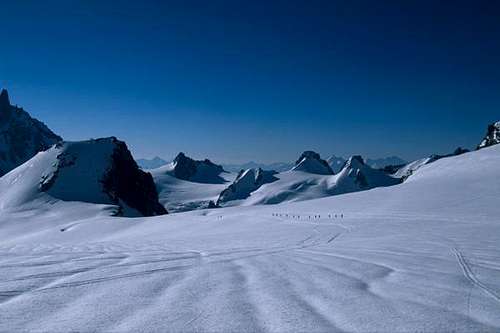 Valle Blanche: the path...